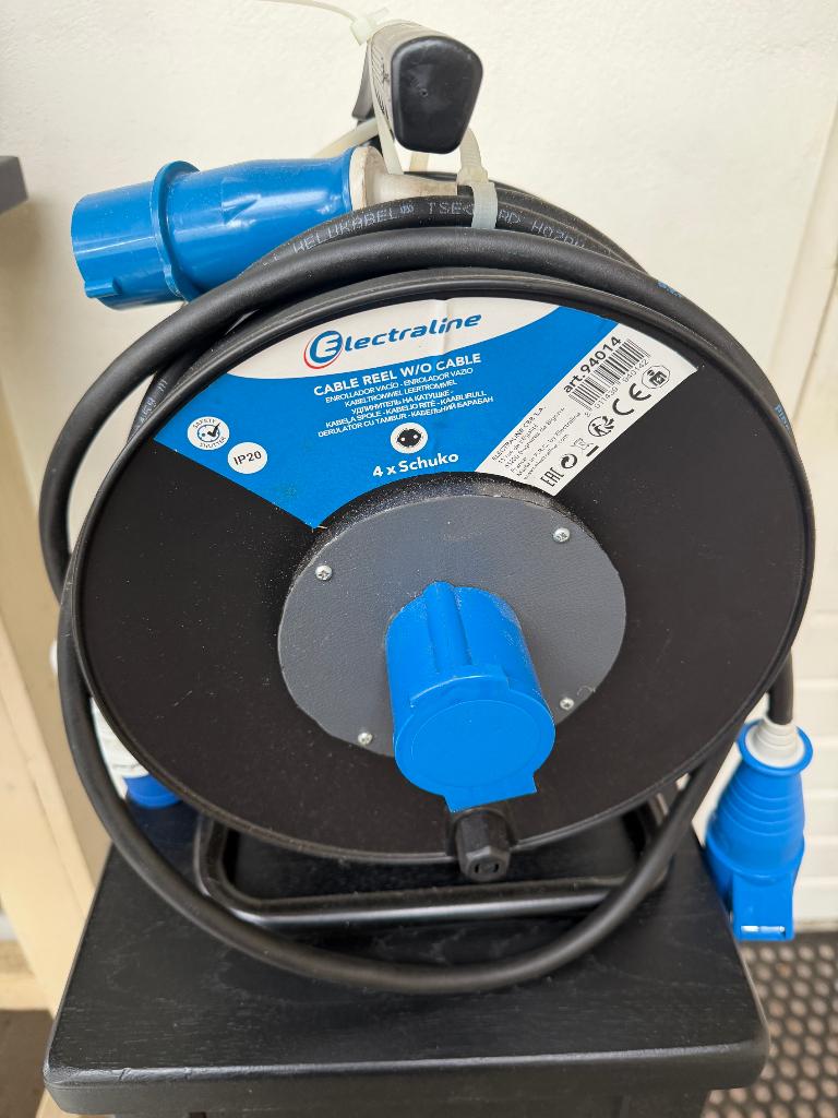 kampeer kabel haspel 40 meter met cee 220 stekkers, Ophalen, Nieuw