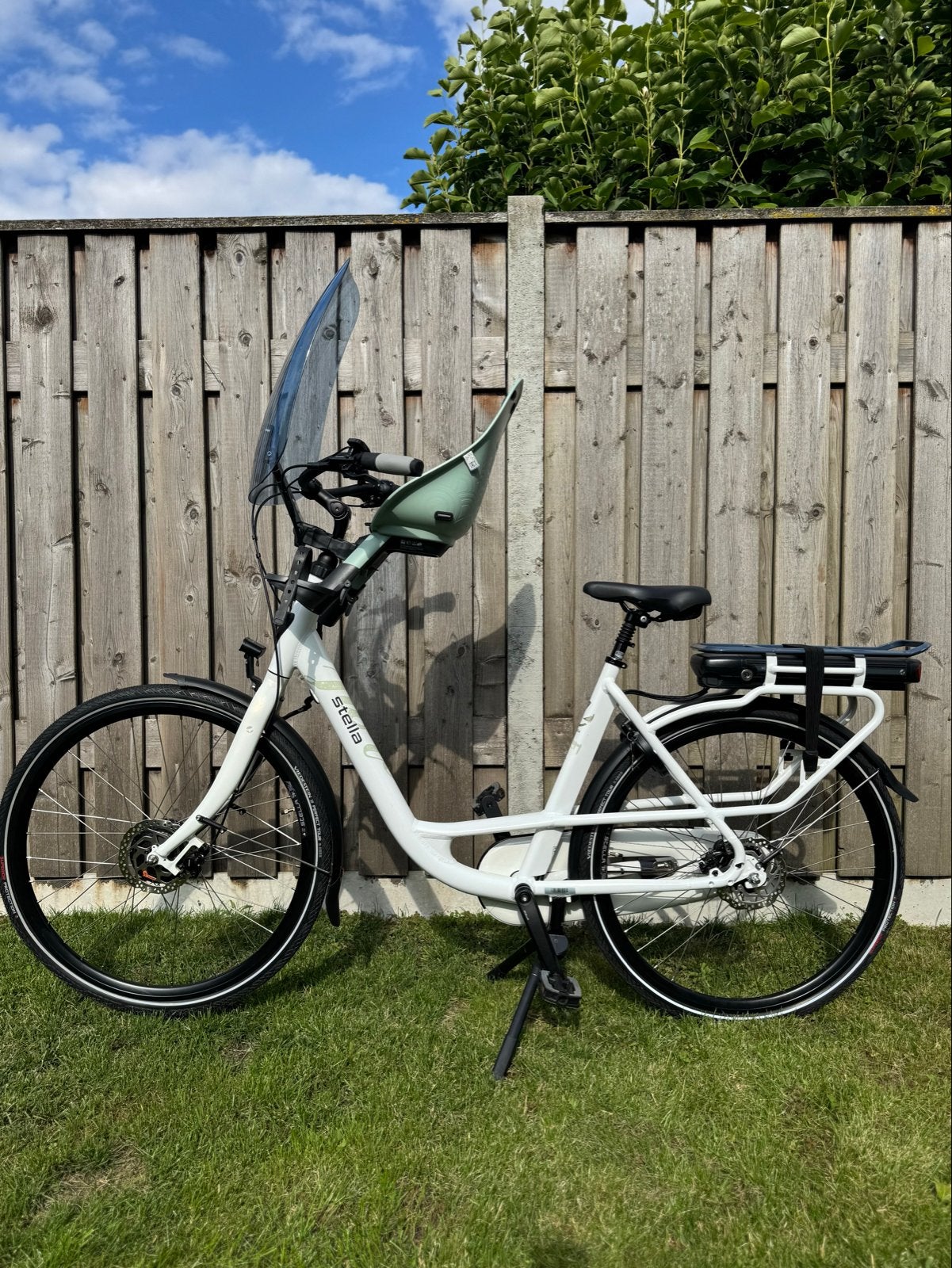 Stella moederfiets Fiore Snow Angel (excl. accu), Gebruikt, Dubbele standaard, Schijfrem, 1 zitje