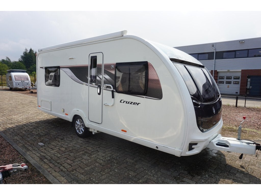 Sprite Cruzer 480 SR + MOVER + LUIFEL, Caravans en Kamperen, Caravans, Bedrijf, tot en met 4, 1250 - 1500 kg, Standaardzit, Sprite