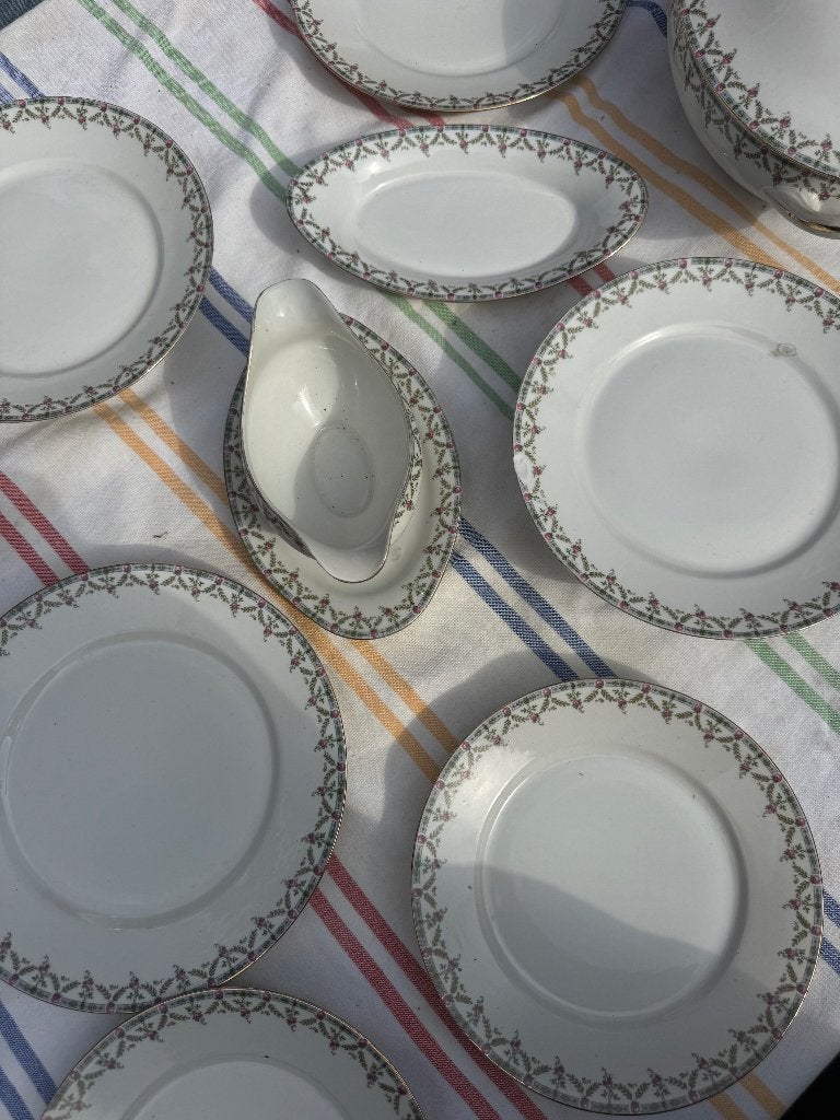 Vintage France servies bloemmotief  terrine schalen & borden, Antiek en Kunst, Ophalen of Verzenden