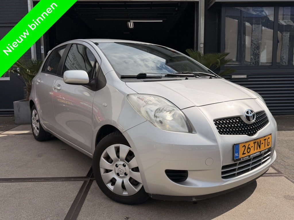 Toyota Yaris 1.3 VVTi Automaat Airco 5drs! Inruil mogelijk!, Stof, 750 kg, 4 cilinders, Origineel Nederlands