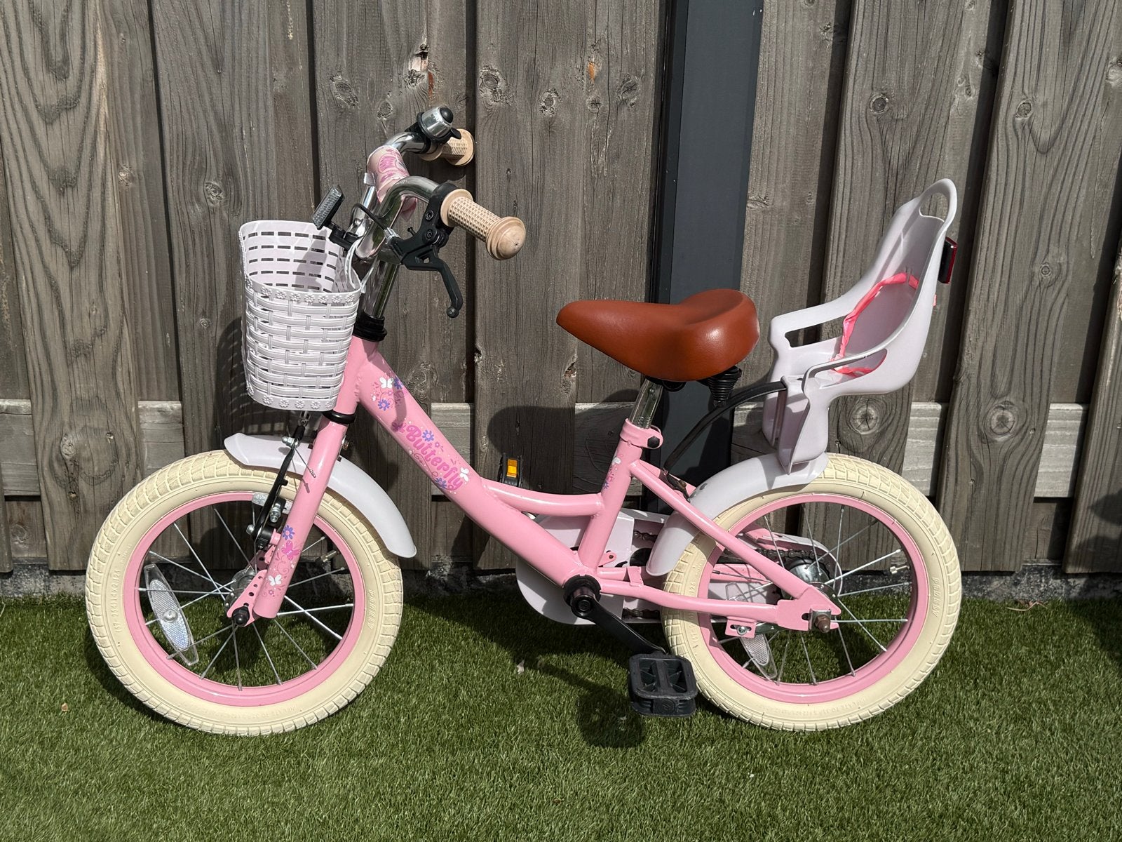 Roze Butterfly kinderfiets 14 inch met mandje en zitje, Zijwieltjes, Gebruikt, Velgrem, Ophalen of Verzenden