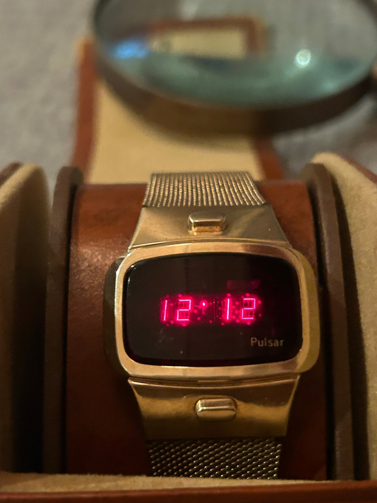 Vintage Pulsar LED horloge - Goudkleurig - Zo goed als nieuw, Sieraden, Tassen en Uiterlijk, Overige merken, Verzenden, Polshorloge