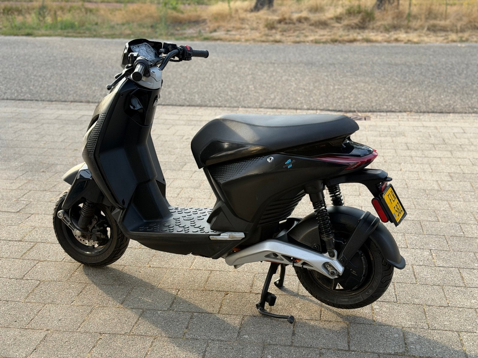 Piaggio One E-scooter 2022 zwart 45km/h - Accu ontbreekt, Ophalen, Gebruikt, Maximaal 45 km/u, 0 cc