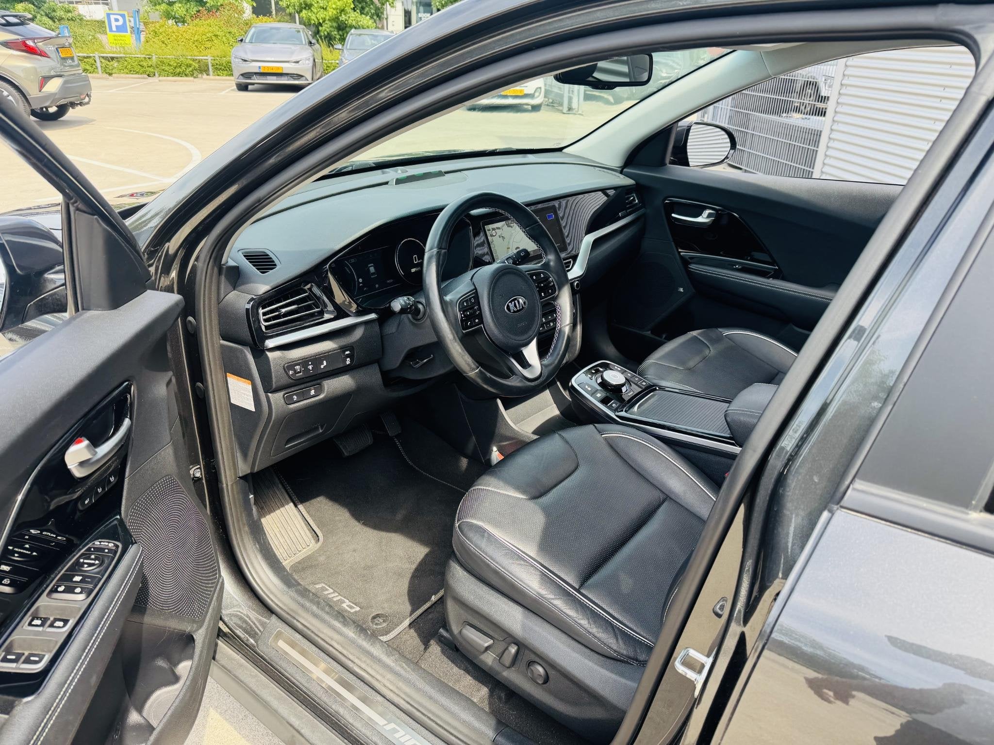 Kia e-Niro ExecutiveLine 64 kWh NW geleverd & Onderhouden |, Lichtsensor, Gebruikt, 1712 kg, 630 min