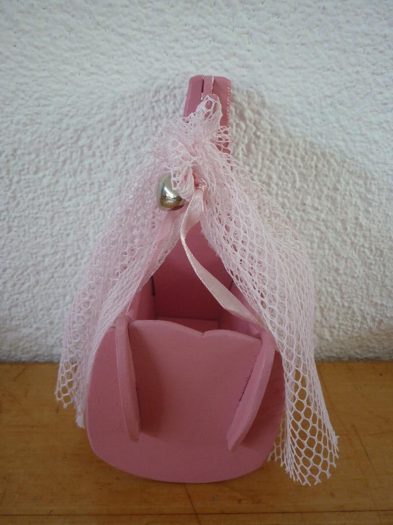 Roze wieg voor poppenhuis, Ophalen of Verzenden, Zo goed als nieuw, Poppenhuis