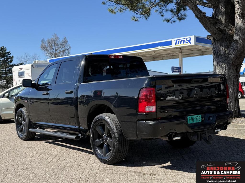 Dodge Ram 1500 4X4 5.7 V8 4x4 Crew Cab 12/2022, Automaat, Gebruikt, 5654 cc, Zwart