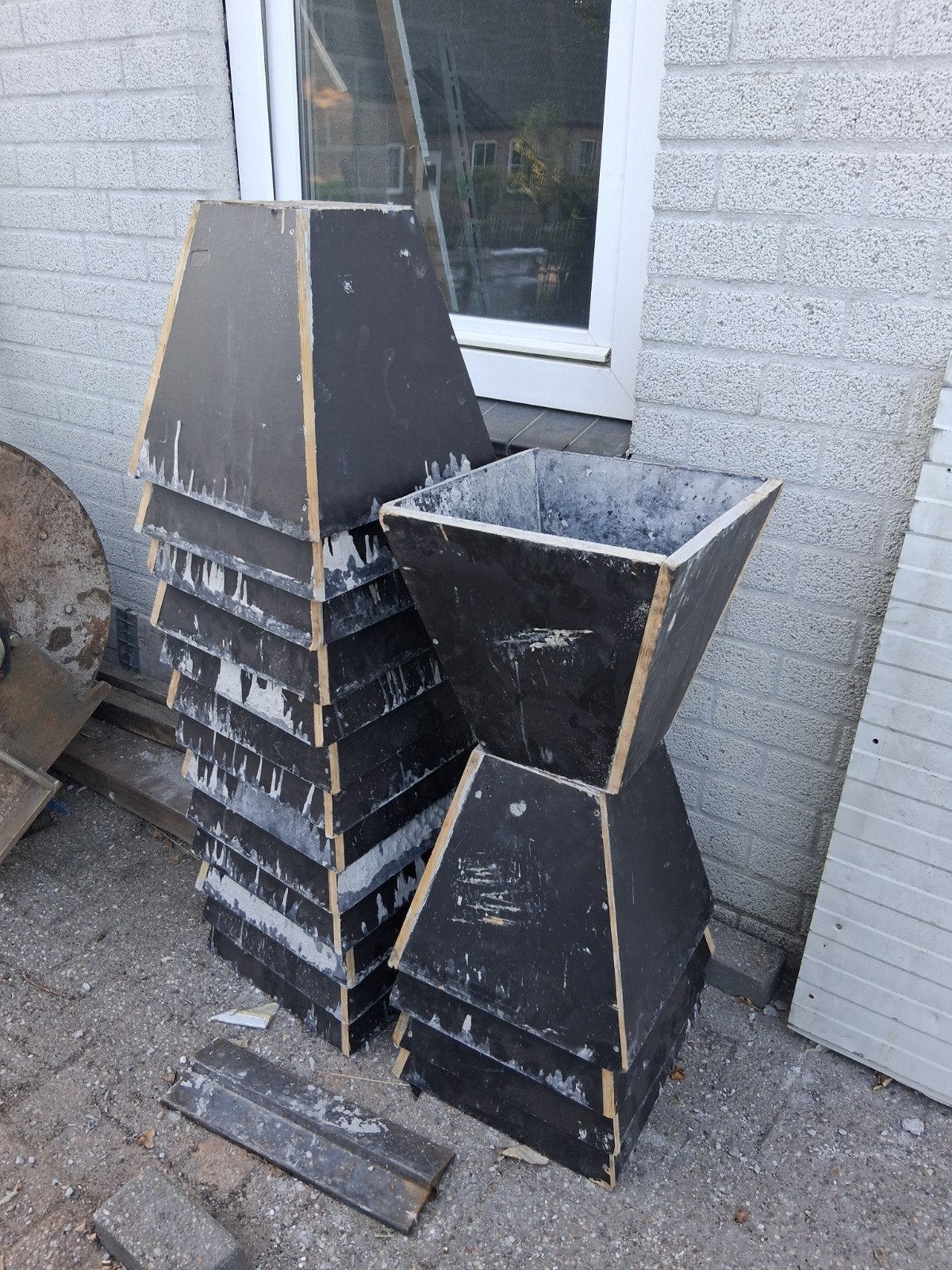 Bekisting voor betonpoeren - 18 stuks met stalen plaat, Doe-het-zelf en Verbouw, Overige Doe-het-zelf en Verbouw, Ophalen