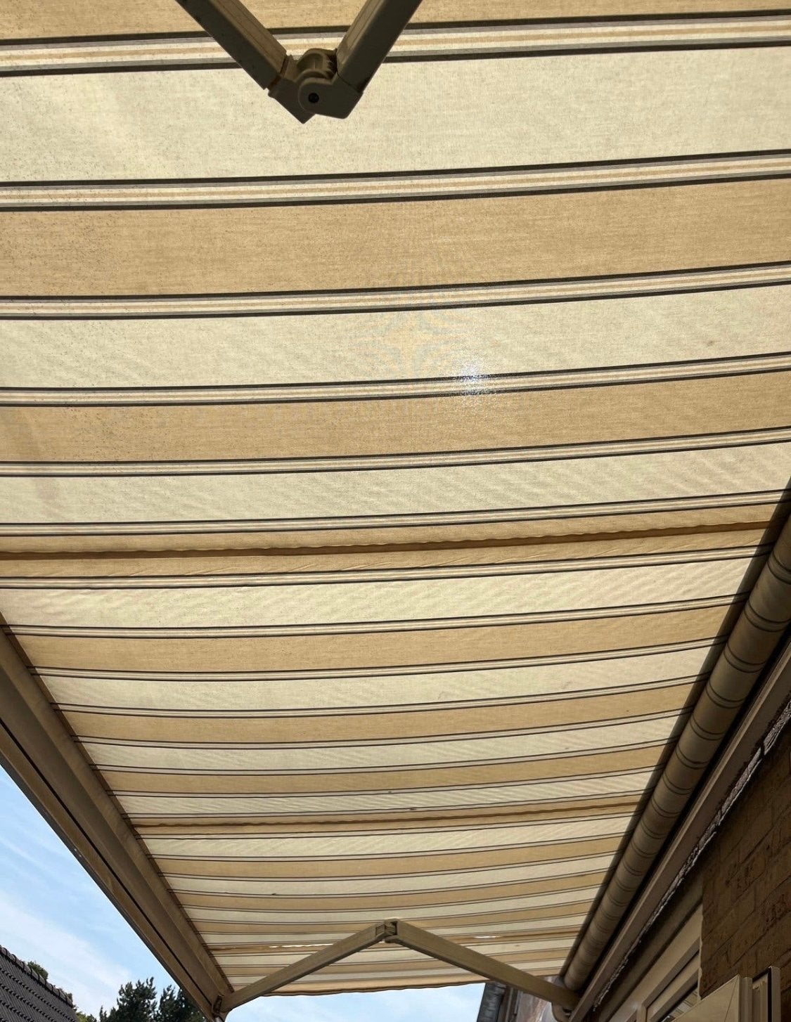 Gebruikt knikarmscherm, beige gestreept, 450 cm breed, Ophalen, Gebruikt, 450 cm of meer, 150 tot 300 cm