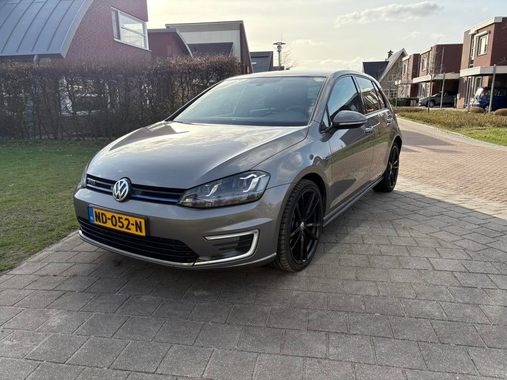 Volkswagen Golf 1.4 TSI Phev 150KW GTE 5D 2016 Grijs, Auto's, Volkswagen, Stof, Euro 6, 4 cilinders, 1395 cc