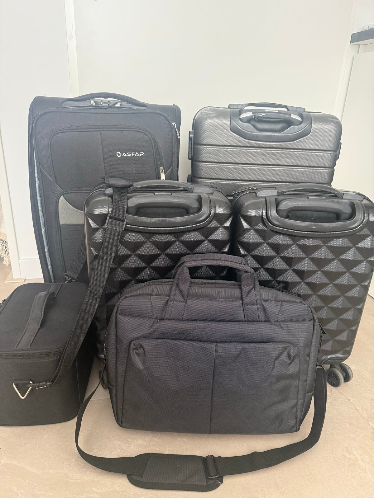 Set gebruikte koffers met extra reisaccessoires, Ophalen, 30 cm of meer, Gebruikt, Grijs