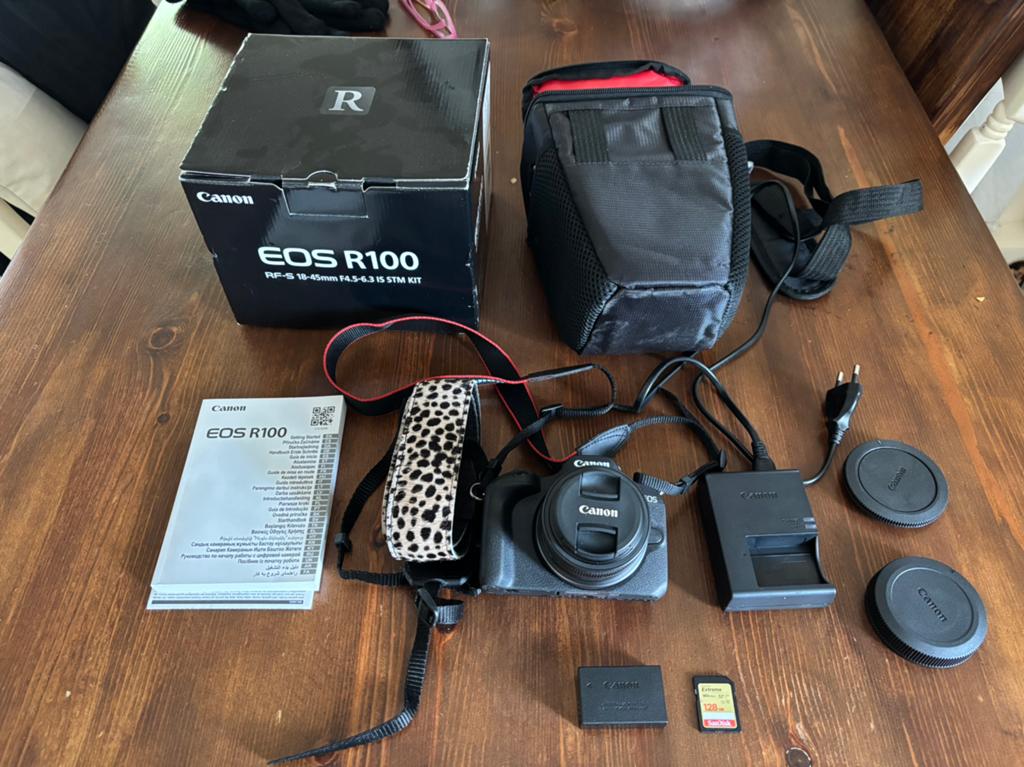 Canon EOS R100 Zwart + RF-S 18-45mm, Audio, Tv en Foto, Fotocamera's Digitaal, Ophalen of Verzenden, Zo goed als nieuw, Canon