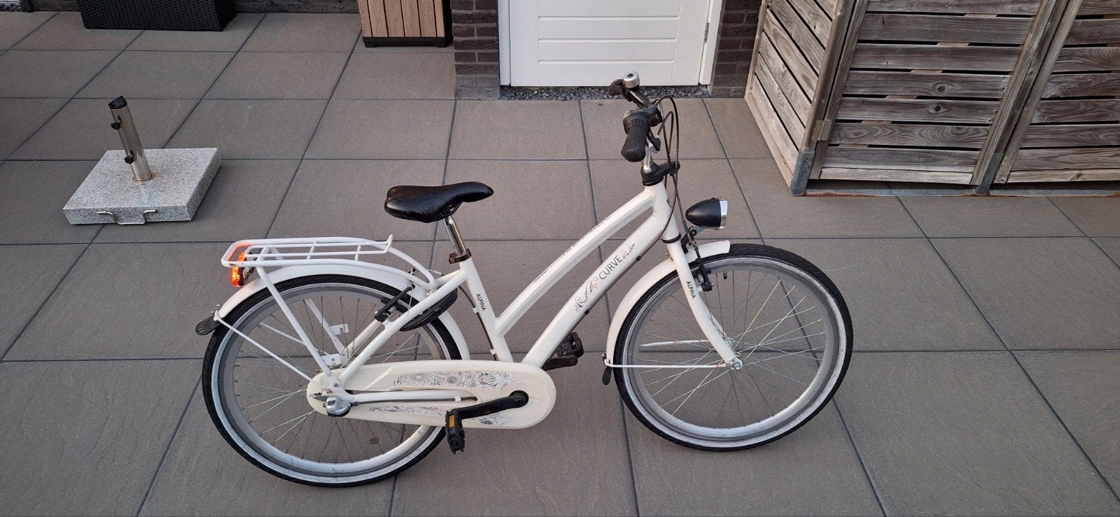 Witte 24 inch meisjesfiets met 3 versnellingen alipina curve, Gebruikt, Velgrem, Versnellingen, 50 tot 53 cm