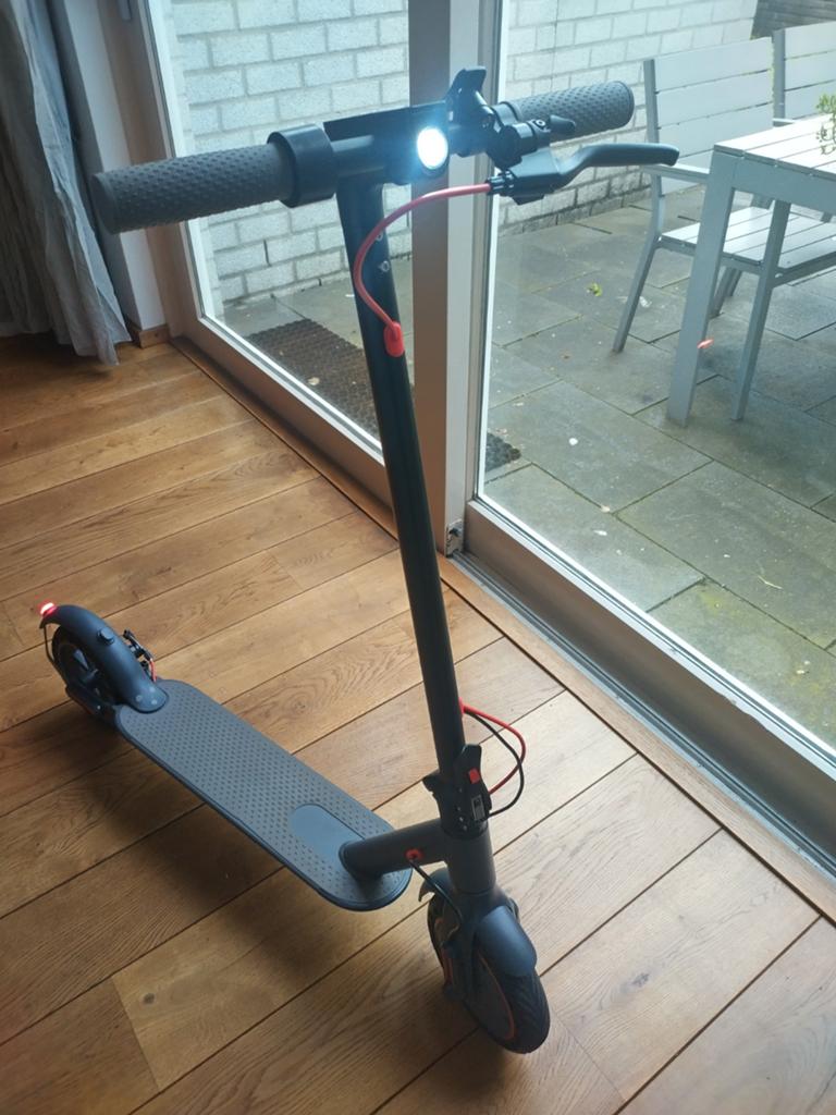 Elektrische step (E-scooter) - bijna nieuw, Fietsen en Brommers, Steps, Ophalen of Verzenden, Zo goed als nieuw, Elektrische step (E-scooter)