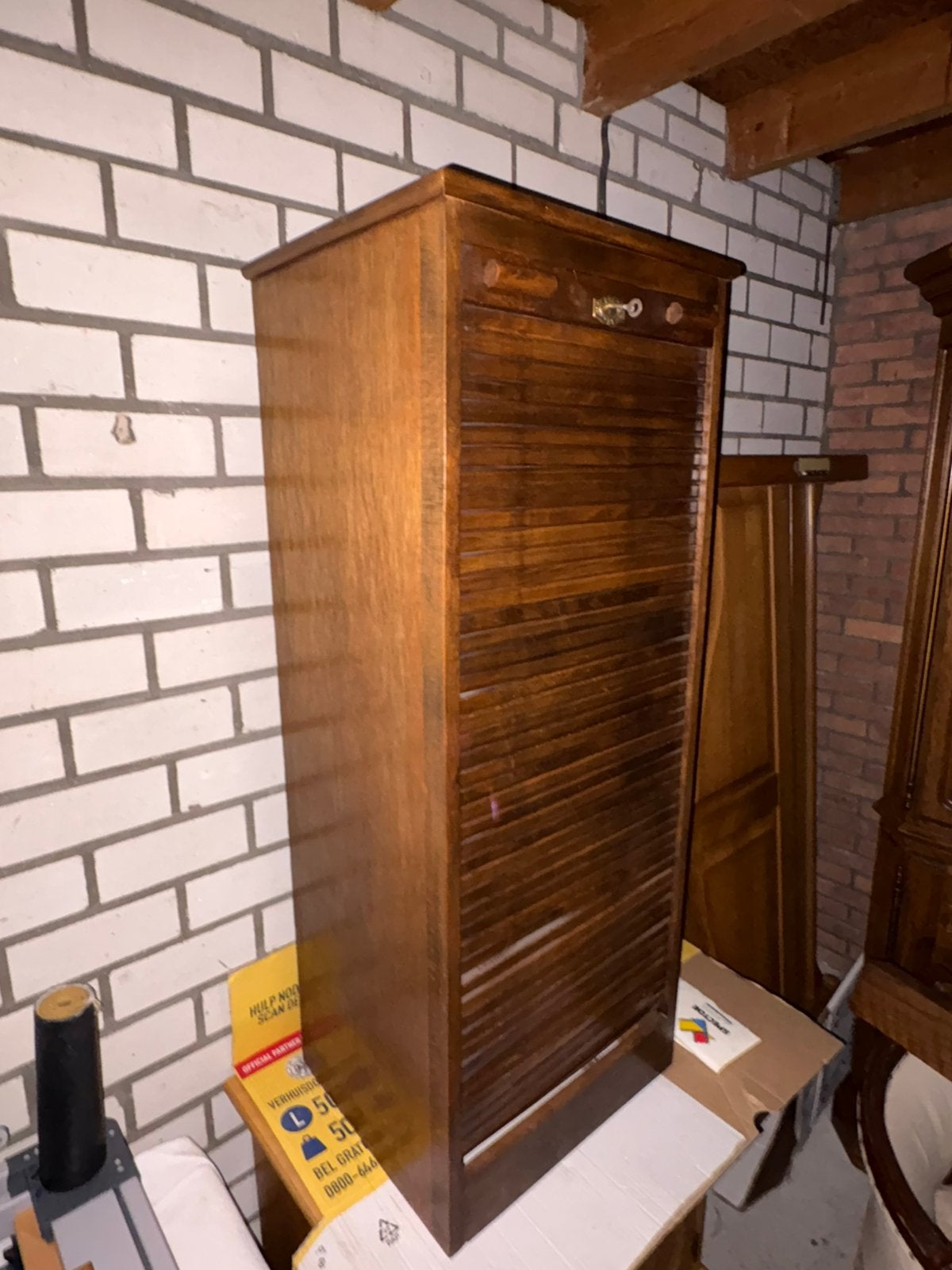 Vintage houten documentenkast met uitschuifbare vakken, Ophalen