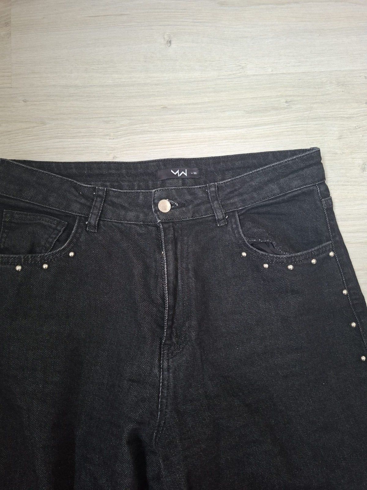 hippe jeans met studs te koop!, Zwart, Maat 42/44 (L), Ophalen of Verzenden, Zo goed als nieuw