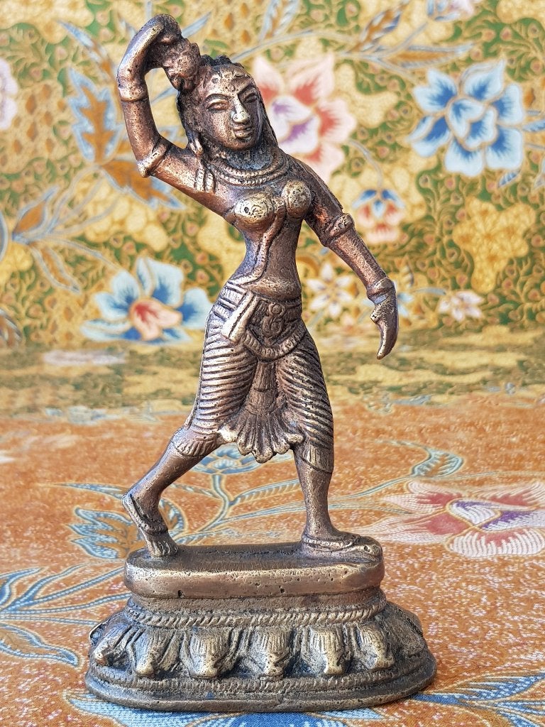 Mooi antiek brons beeldje uit India van een Devi 14,5 cm., Antiek en Kunst, Handgemaakt, India, Ophalen of Verzenden, Brons