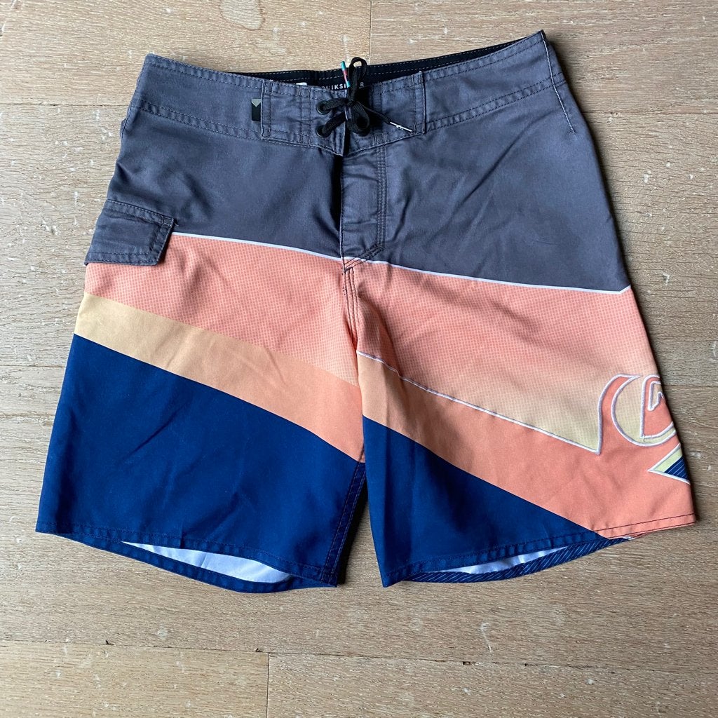 Quiksilver boardshort voor kind 11/12 jaar in maat 26, Quiksilver, Jongen of Meisje, Ophalen of Verzenden, Zo goed als nieuw