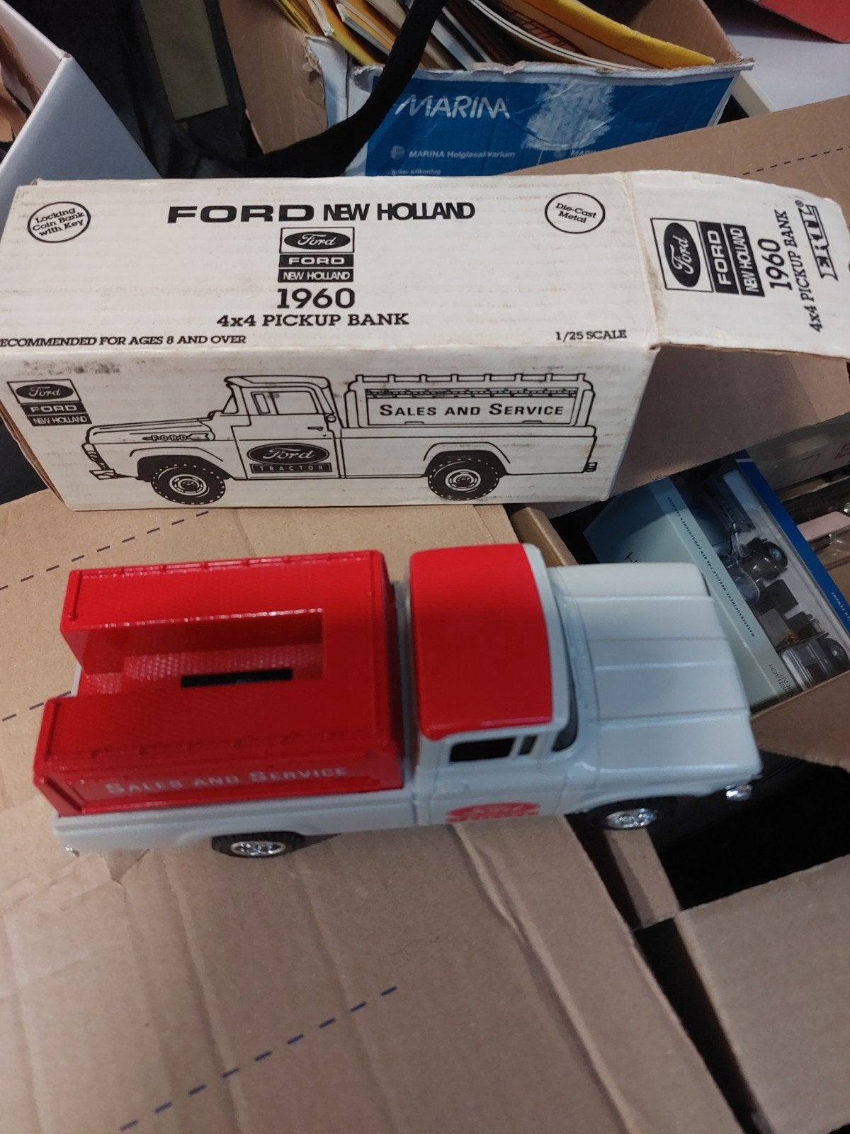 Ford New Holland 1960 4x4 Pickup Bank - Schaal 1:25, Overige merken, 1:32 tot 1:50, Ophalen of Verzenden, Zo goed als nieuw
