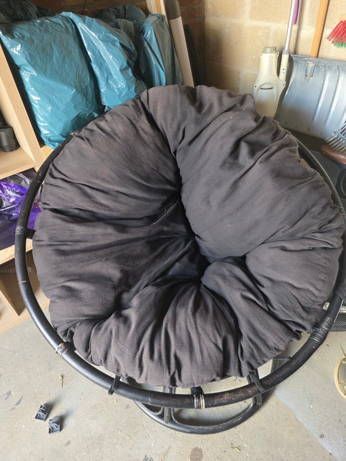 Zwarte Papasan Stoel met Kussen - Zo goed als nieuw, Huis en Inrichting, Ophalen, Gebruikt, Metaal, Eén