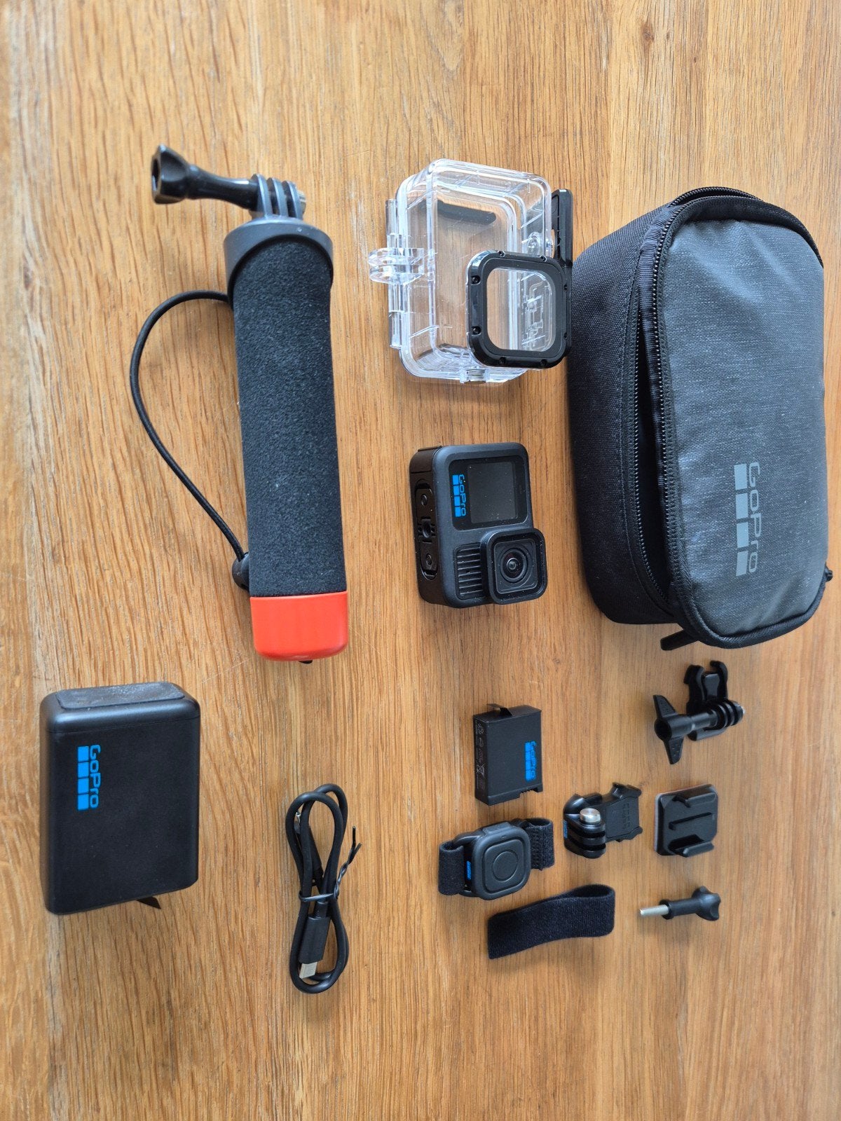 GoPro Hero 13 Black met accessoires en 4 accu's, Audio, Tv en Foto, Actiecamera's, Ophalen, Zo goed als nieuw, GoPro