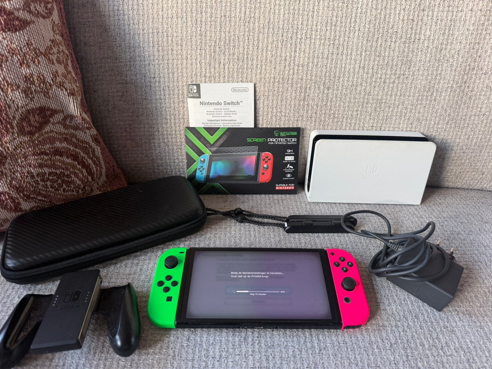 Nintendo Switch OLED! Helemaal compleet aangeboden!, Spelcomputers en Games, Ophalen of Verzenden, Zo goed als nieuw, Met 1 controller