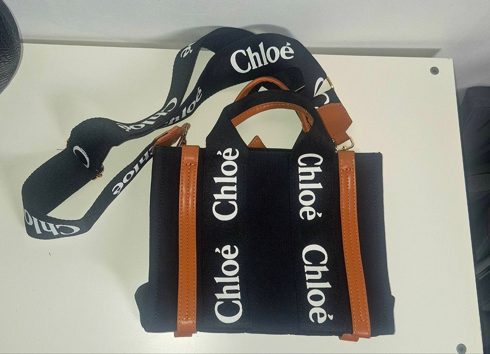 Chloé Woody Tote Tas Zwart met Bruine Details ( 1 op 1), Ophalen of Verzenden, Zo goed als nieuw, Zwart, Handtas