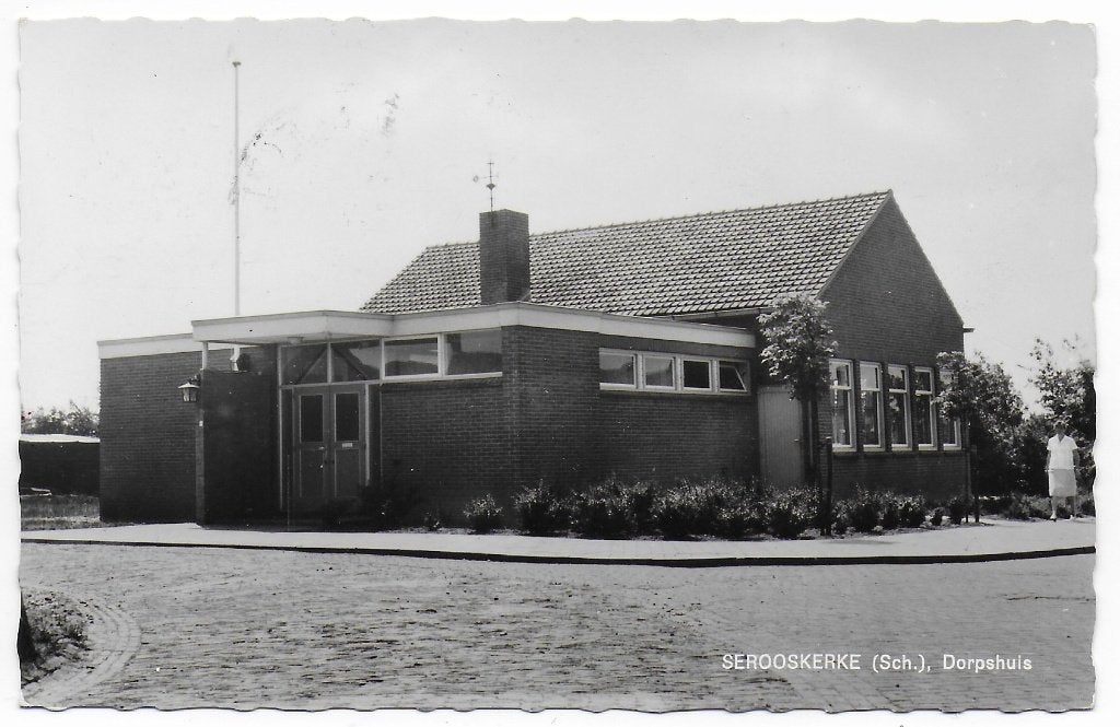 Serooskerke Dorpshuis Gelopen Ansichtkaart ( B8014 ), Ophalen of Verzenden, 1960 tot 1980, Gelopen