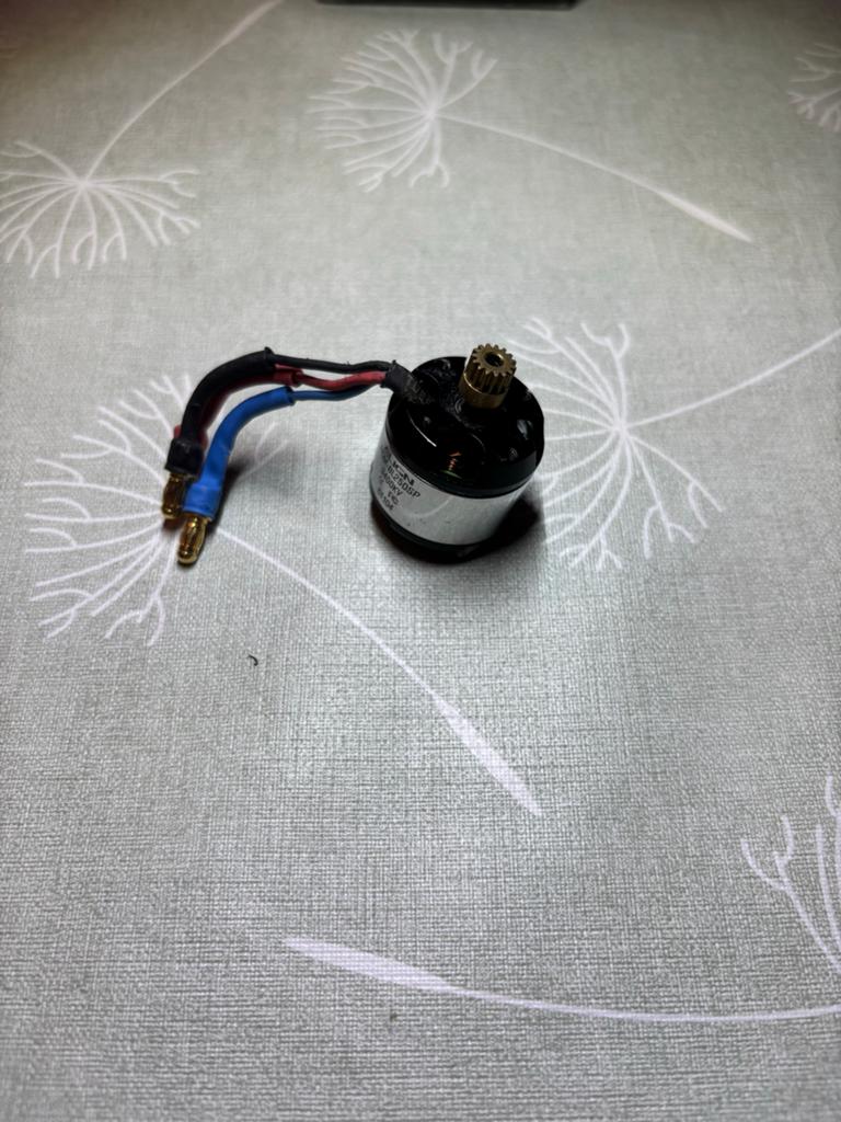 Trex 250 RC Motor met tandwiel, Overige merken, Gebruikt, 1:50 of kleiner, Overige typen