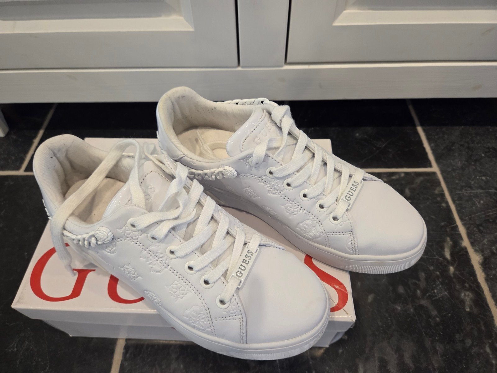 GUESS sneakers (maat 37), Guess, Wit, Ophalen of Verzenden, Sneakers of Gympen