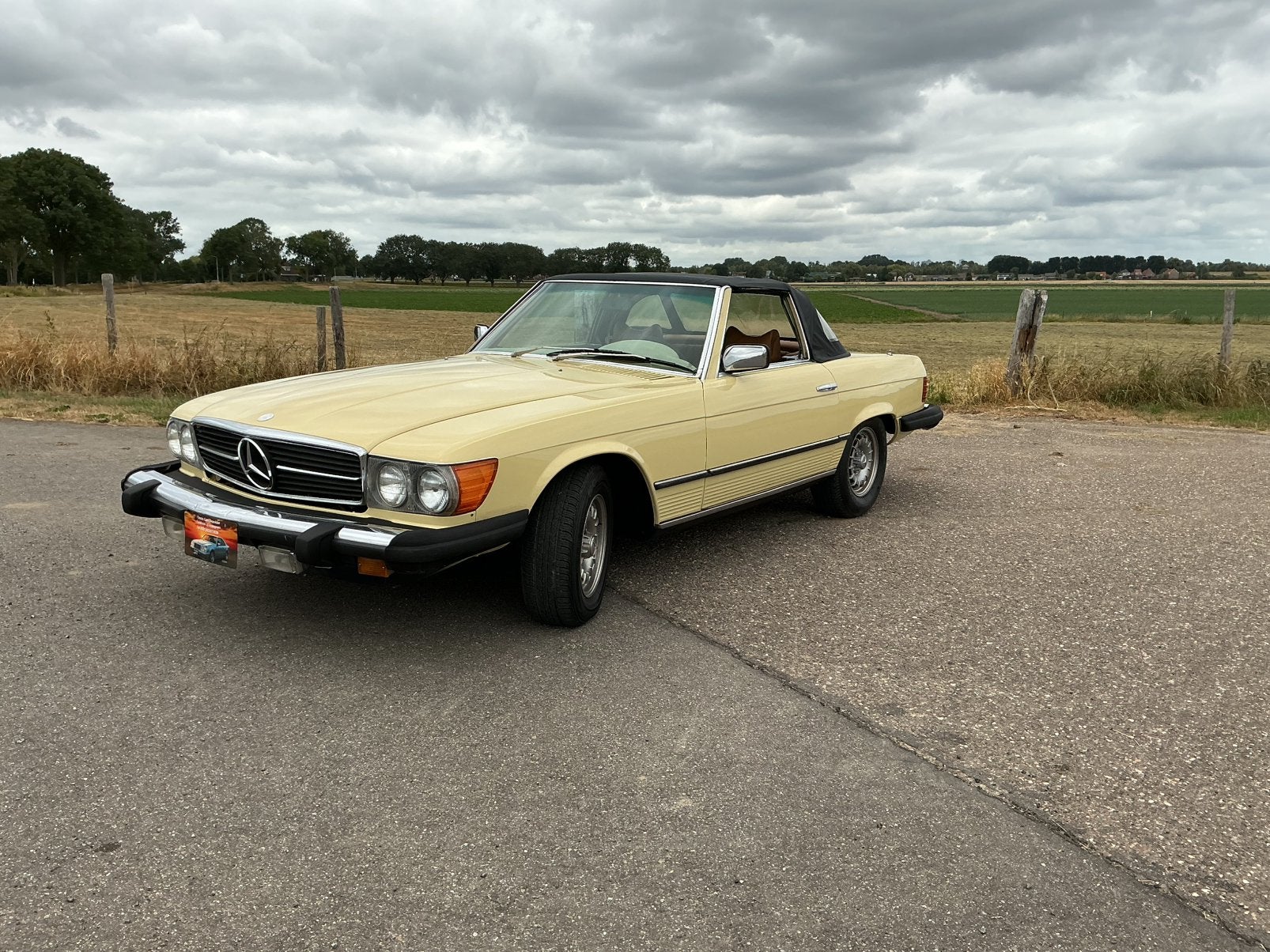 Mercedes benz sl 450 roadster 4,5 v8 bouwjaar 1978, Auto's, Oldtimers, Achterwielaandrijving, Beige, Cabriolet, Bedrijf