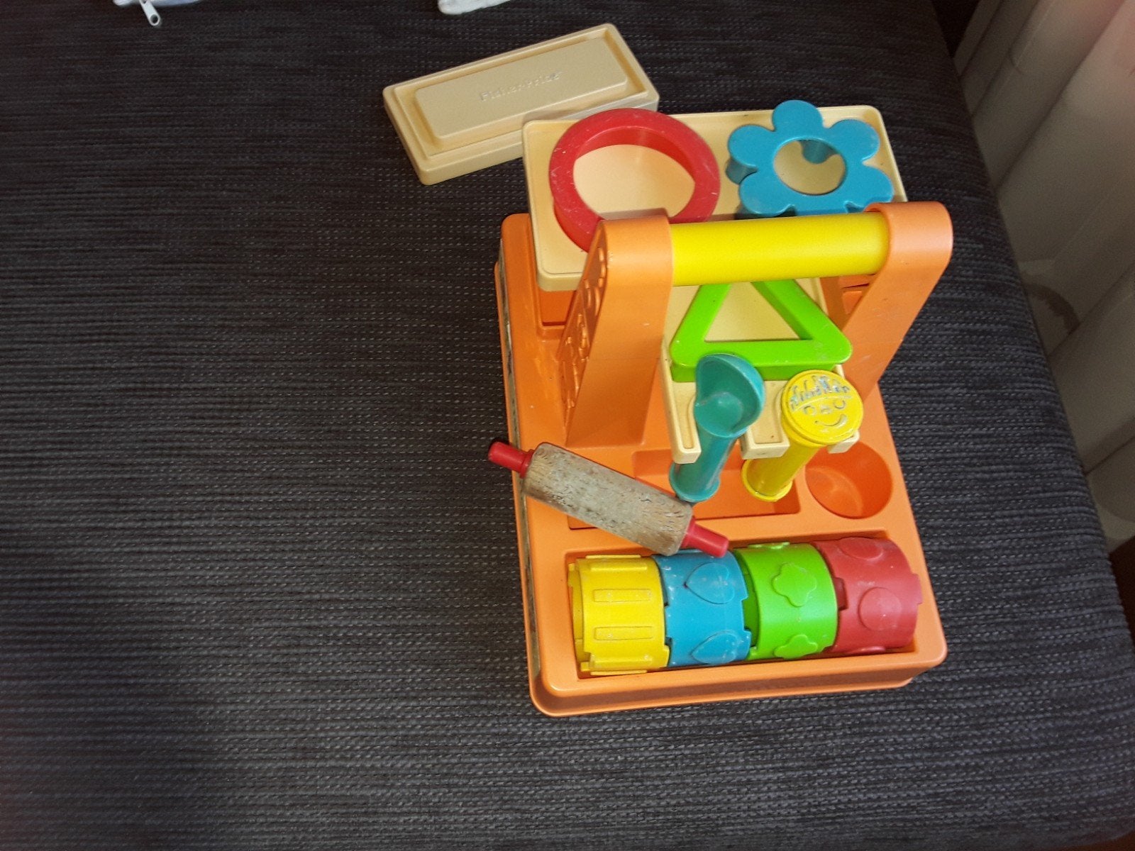 Klei vormen van  Fisher Price.  mesje is stuk., Ophalen, Gebruikt