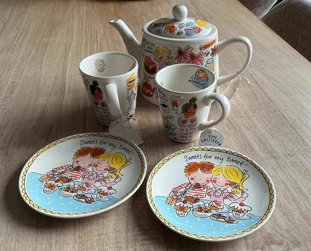 Blond Amsterdam theepot, 2 koffiemokken en 2 gebaksbordjes, Huis en Inrichting, Keuken | Servies, Ophalen, Blond Amsterdam, Nieuw
