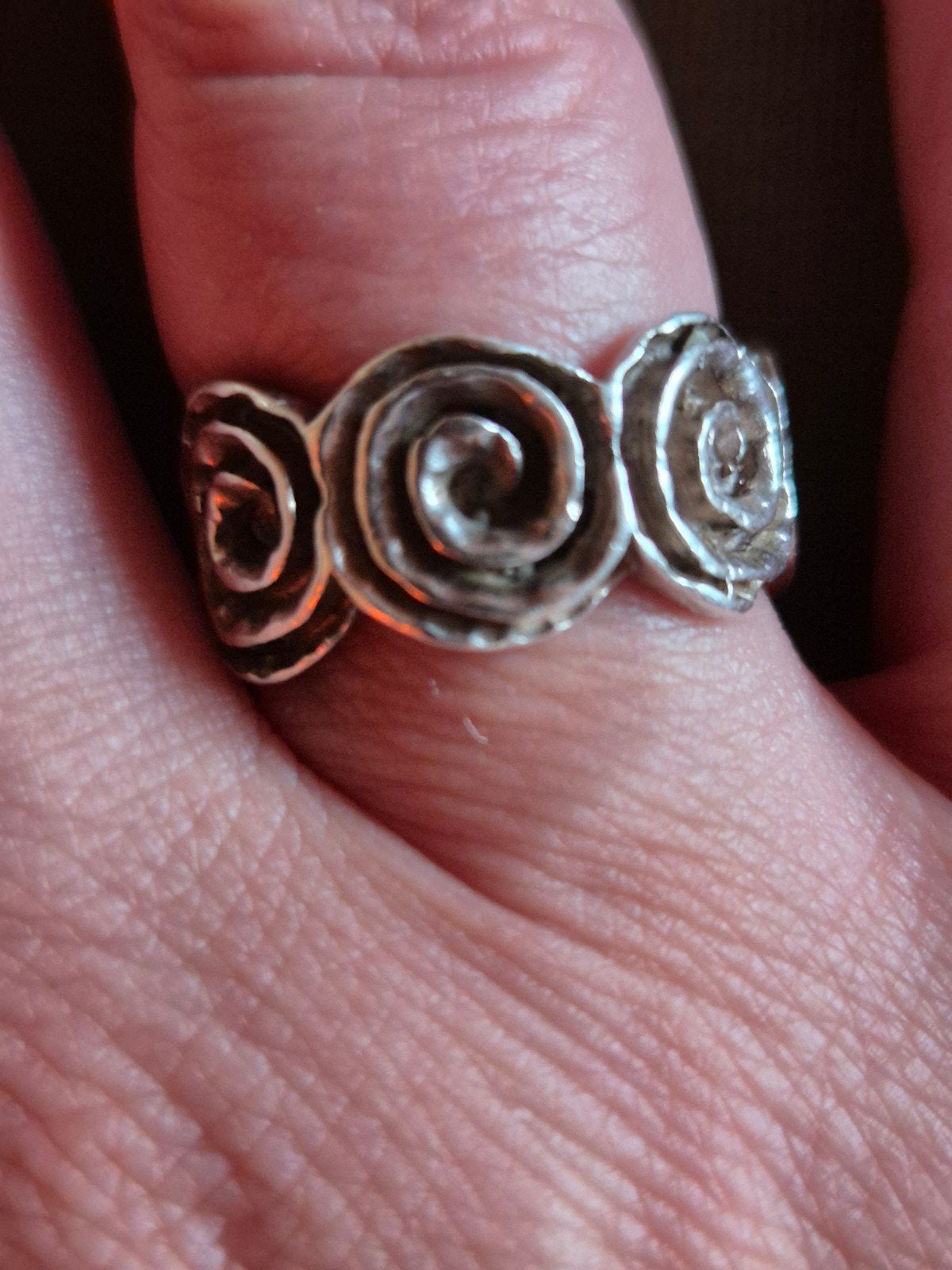 Zilveren ring met spiraalmotief, maat 17, Ophalen of Verzenden, Zo goed als nieuw, 17 tot 18, Dame