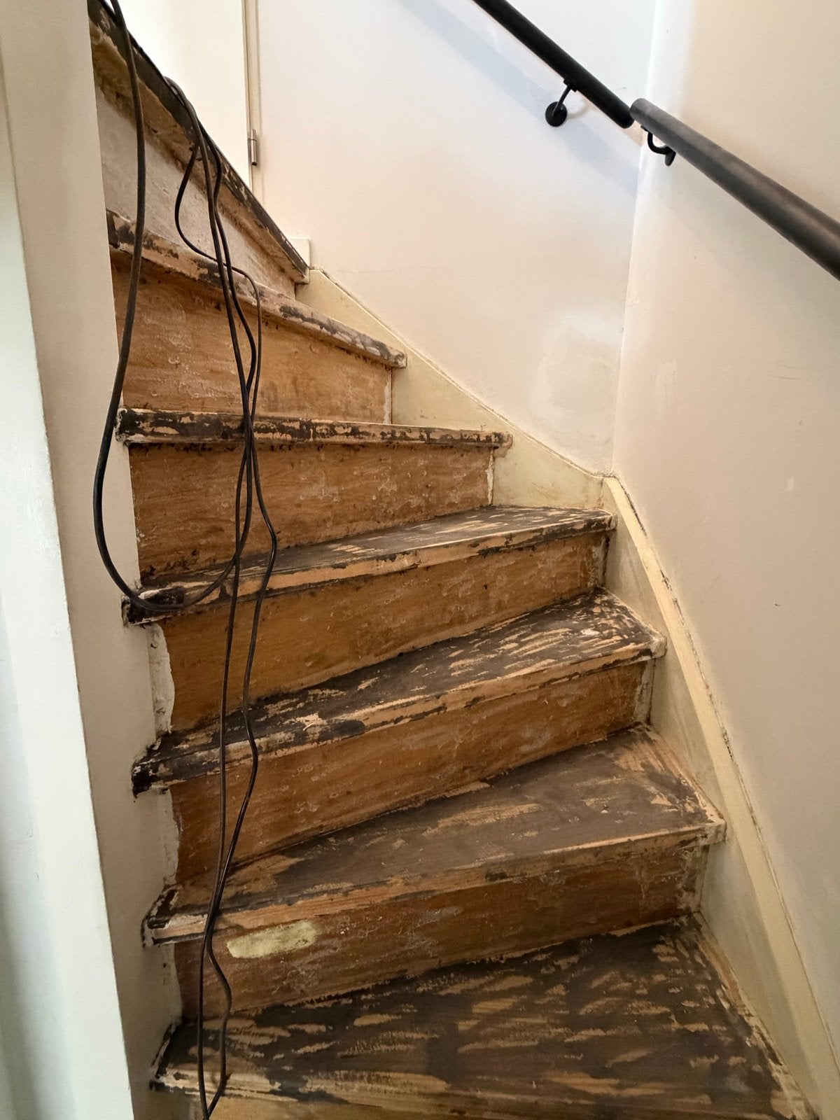 Gezocht! Vakman voor traprenovatie van 2 trappen, Ophalen