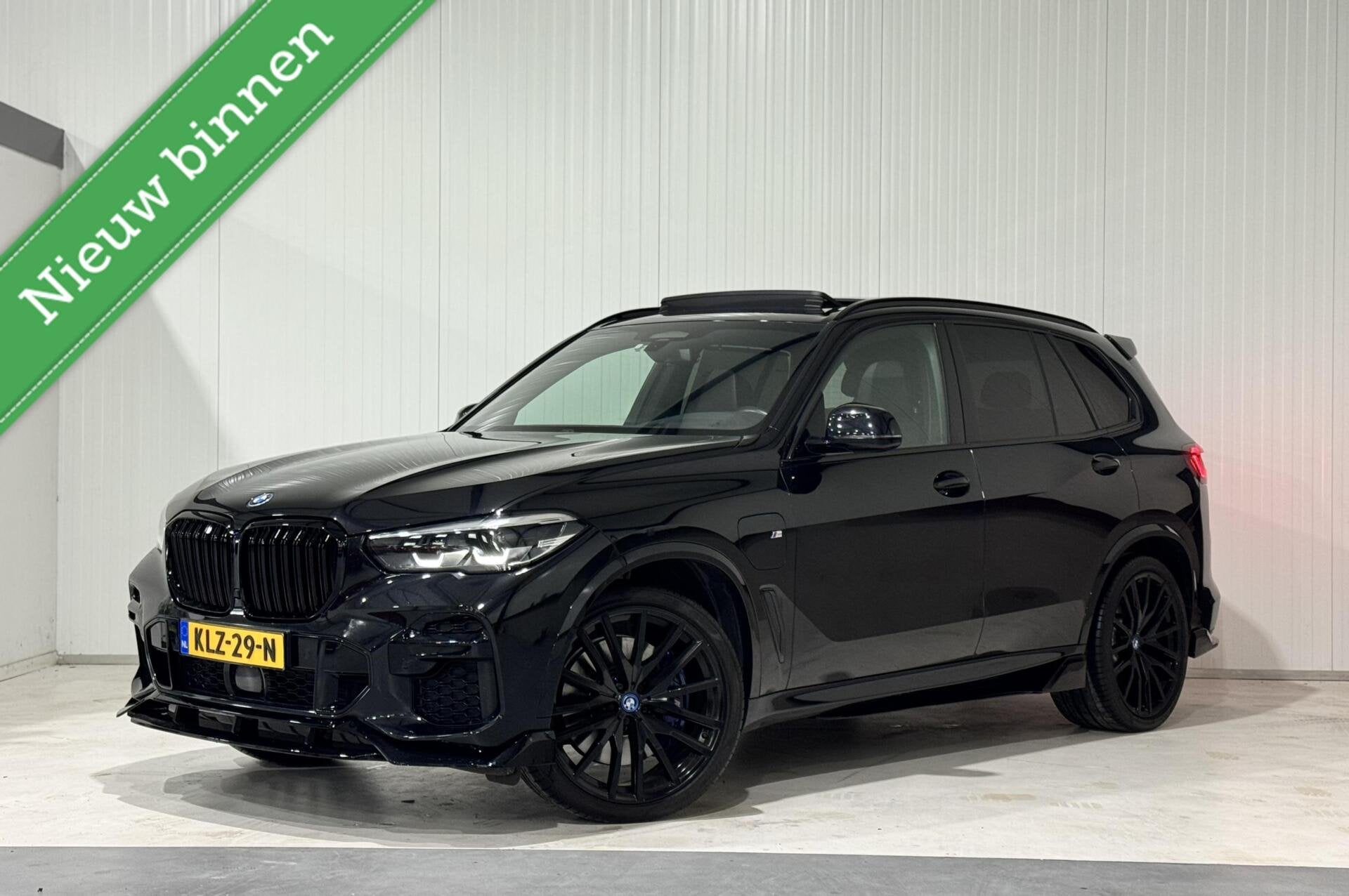 BMW X5 xDrive45e High Executive|M SPORT|PANO|HUD|ACC|LANE|22, Gebruikt, 394 pk, Met garantie (alle), Zwart