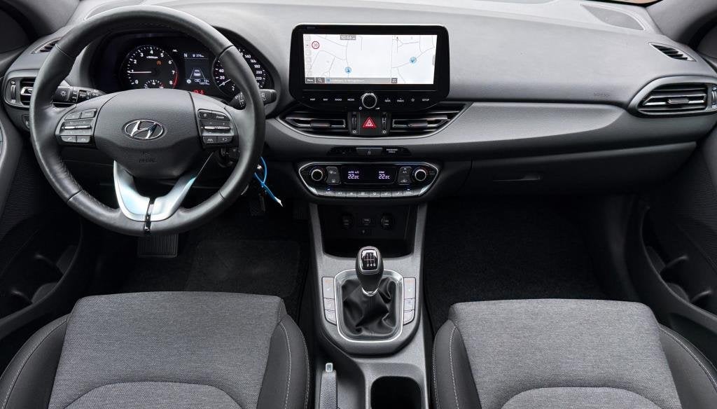 Hyundai I30 1.5 T-GDi MHEV Premium*Camera*Carplay*Cruisecont, Voorwielaandrijving, Dealer onderhouden, Stof, Gebruikt