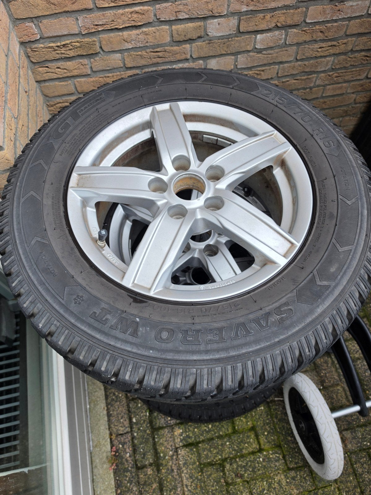Winterbanden op velg 215/70/16 5x114,3, Ophalen, 16 inch, Banden en Velgen, Winterbanden