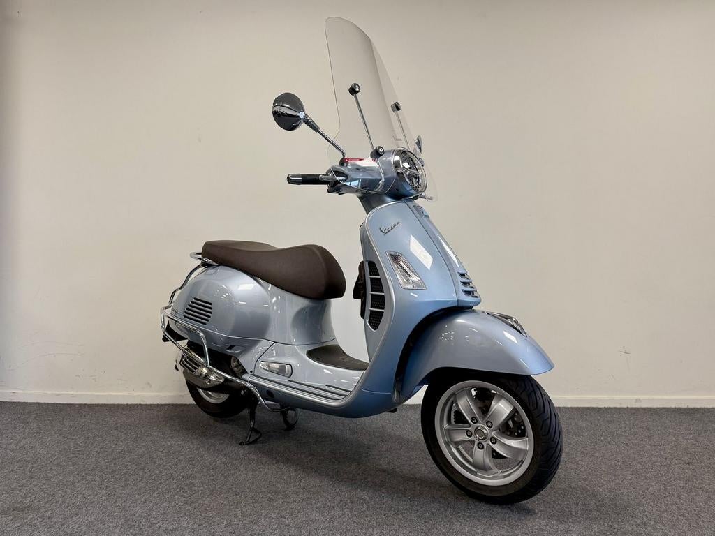 VESPA GTS300 HPE ABS E5 | 2021 | 6.100KM, Scooter, Bedrijf, Onbekend, Onbekend