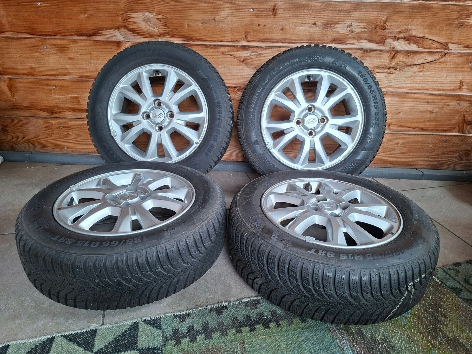 Winterbanden voor hyundai i20 originele lm velgen, Gebruikt, 15 inch, Banden en Velgen, Personenwagen