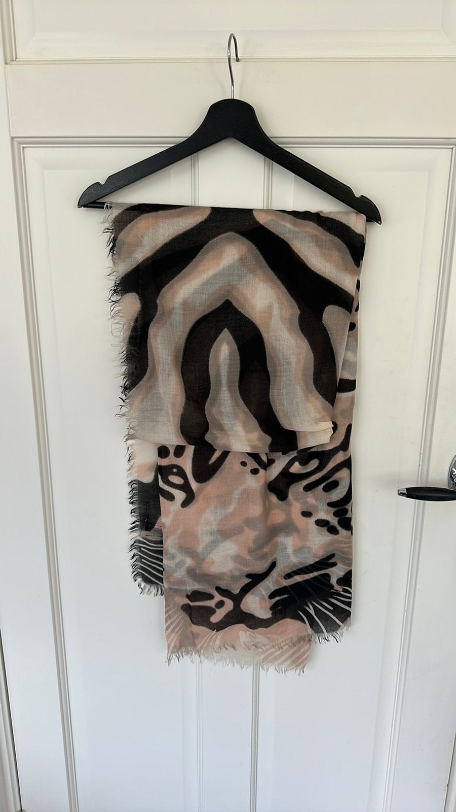 Sjaal Saint Tropez, Ophalen of Verzenden, Zo goed als nieuw, Maat 46/48 (XL) of groter, Sjaal