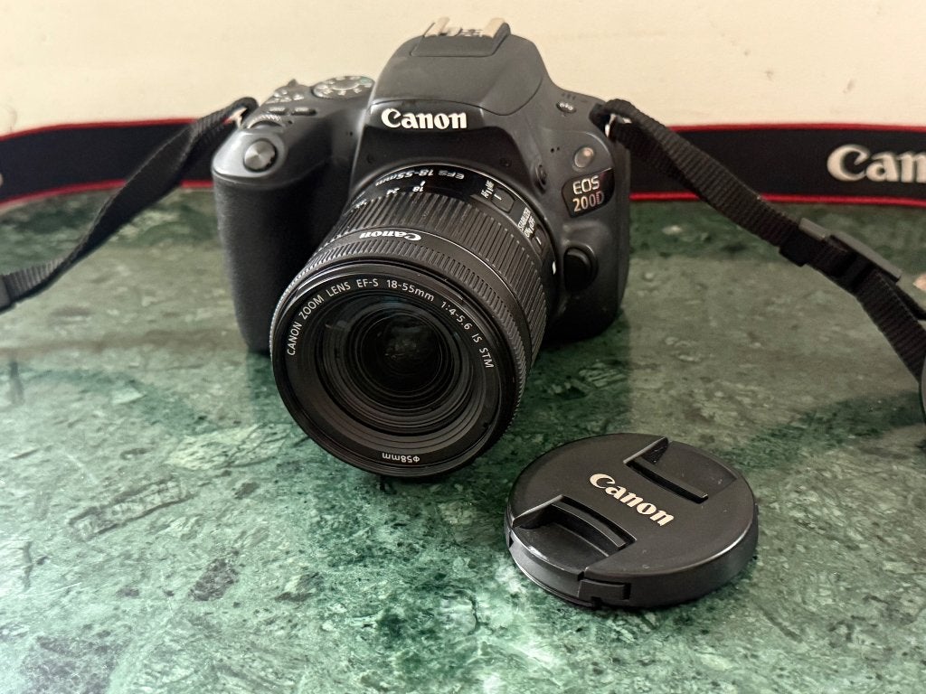 Canon eos 200d met twee lenzen!, Gebruikt, Spiegelreflex, Canon, Ophalen of Verzenden