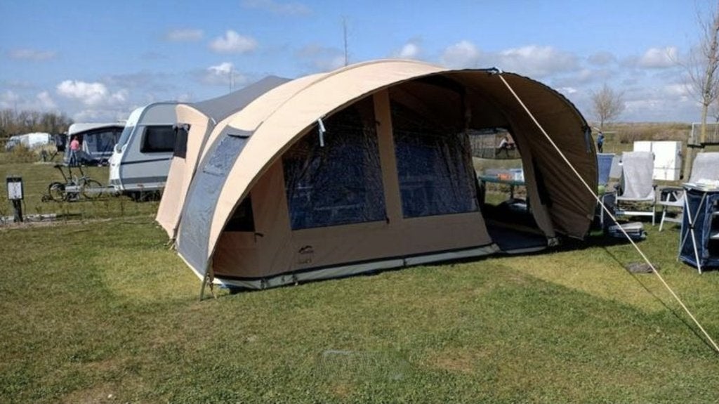 Cabanon Monaco Deluxe met keuken en disselbak uit 2019, Ophalen, Beige, Cabanon, Aanwezig