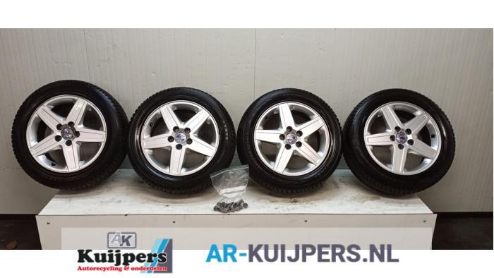Sportvelgenset + winterbanden van een Volvo V50, Gebruikt, -, -, -