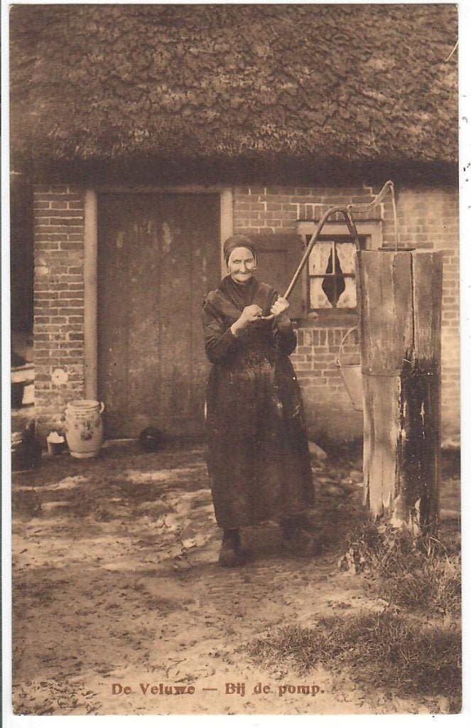 De Veluwe - Bij de pomp, Verzenden, Voor 1920, Ongelopen, Gelderland