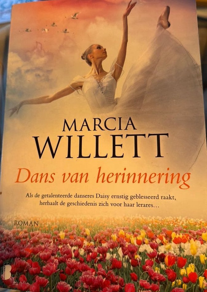 Marcia Willett - Dans van herinnering, Ophalen of Verzenden, Zo goed als nieuw, Marcia Willett