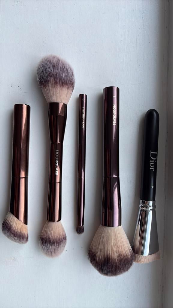 HOURGLASS KWASTEN ALS NIEUW + DIOR, Ophalen of Verzenden, Zo goed als nieuw, Zwart, Gehele gezicht