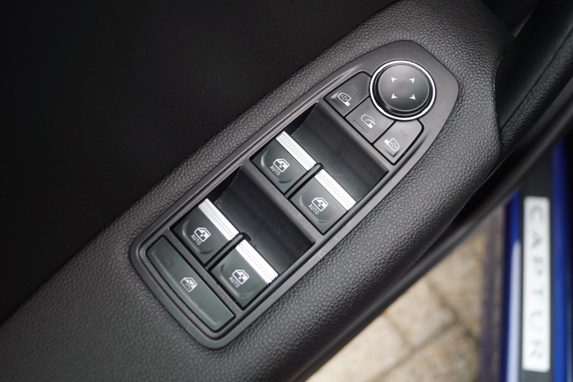 Foto 36 van Renault Captur 1.3 TCe 130 Intens Autom Half Leder/Stof Spor
