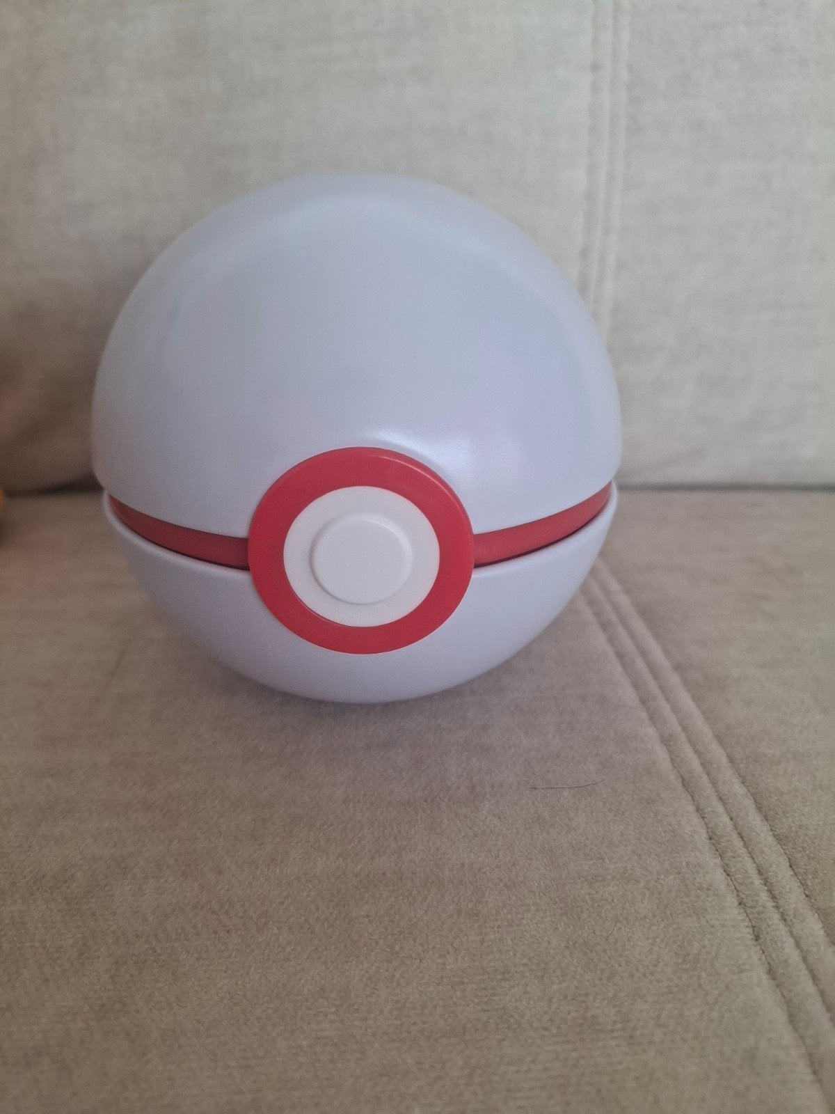White EMPTY pokeball, Hobby en Vrije tijd, Ophalen of Verzenden