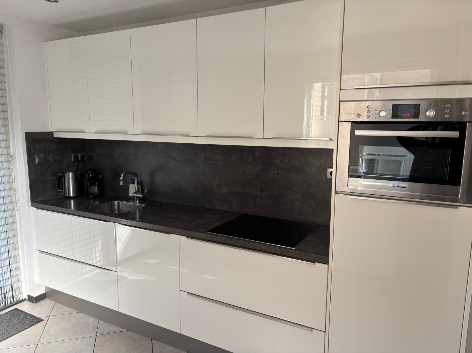 Witte keuken inclusief apparatuur
